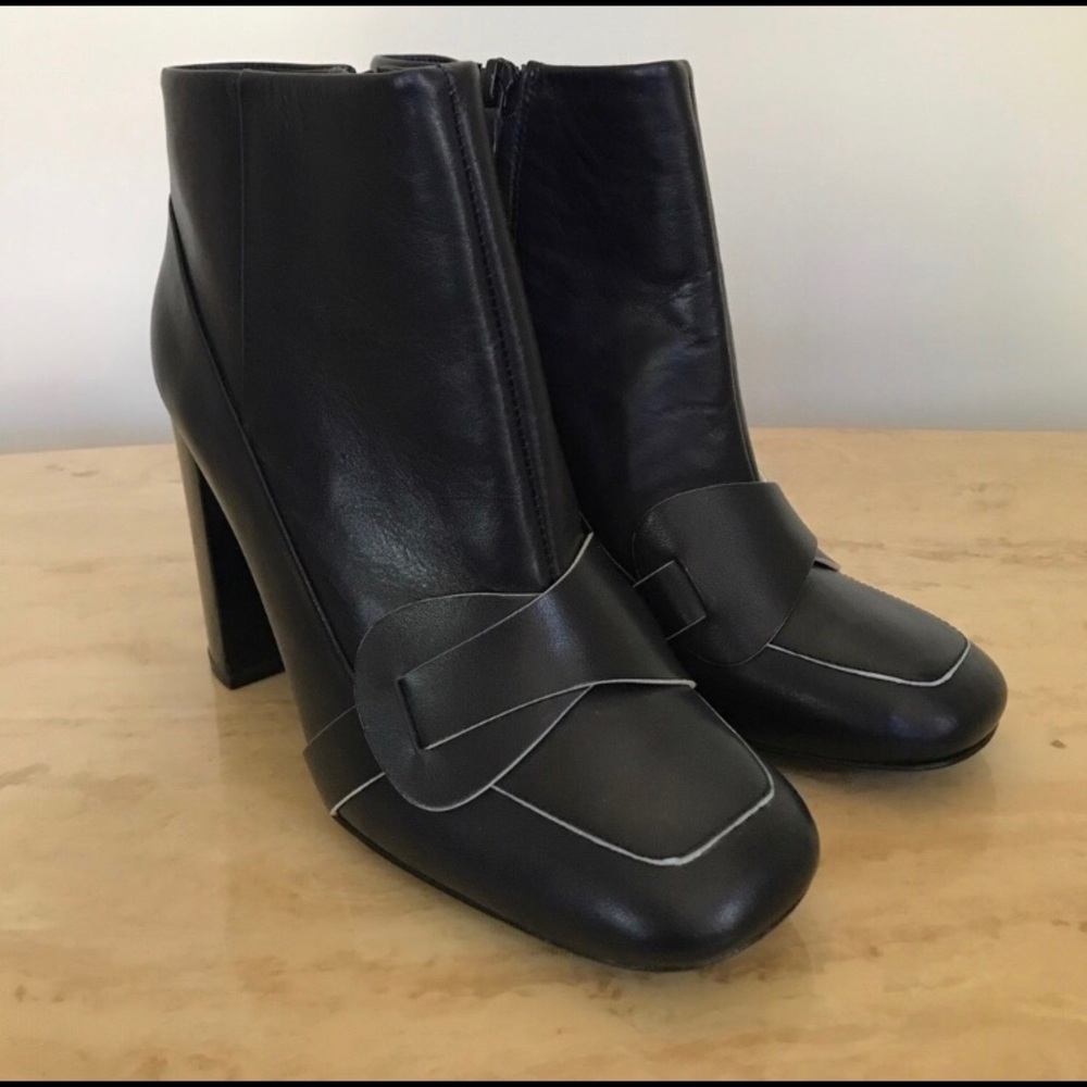 NWT Tory Burch Bond Ankle Boot, NAVY